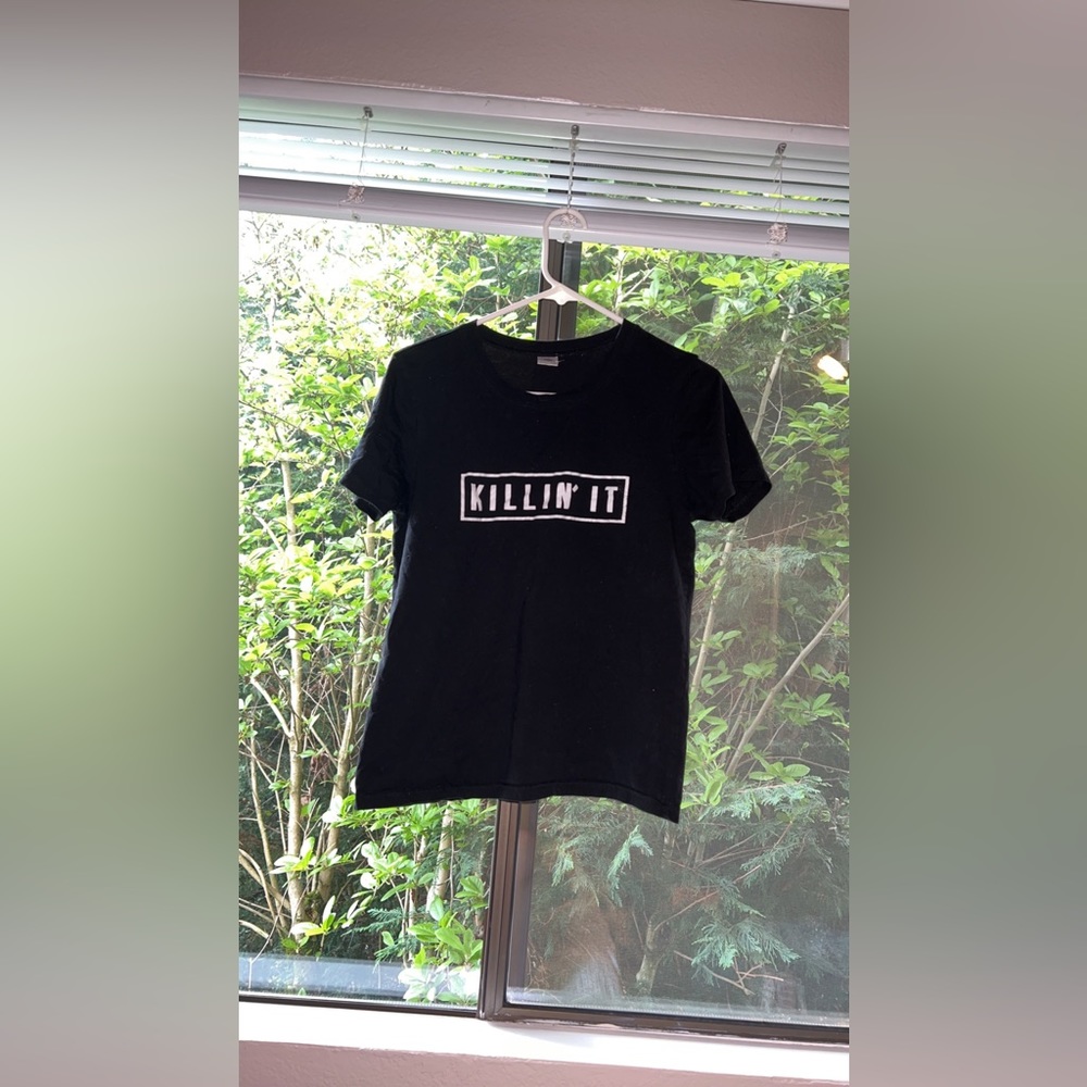 Cotton Black and White Killin’ It T-shirt